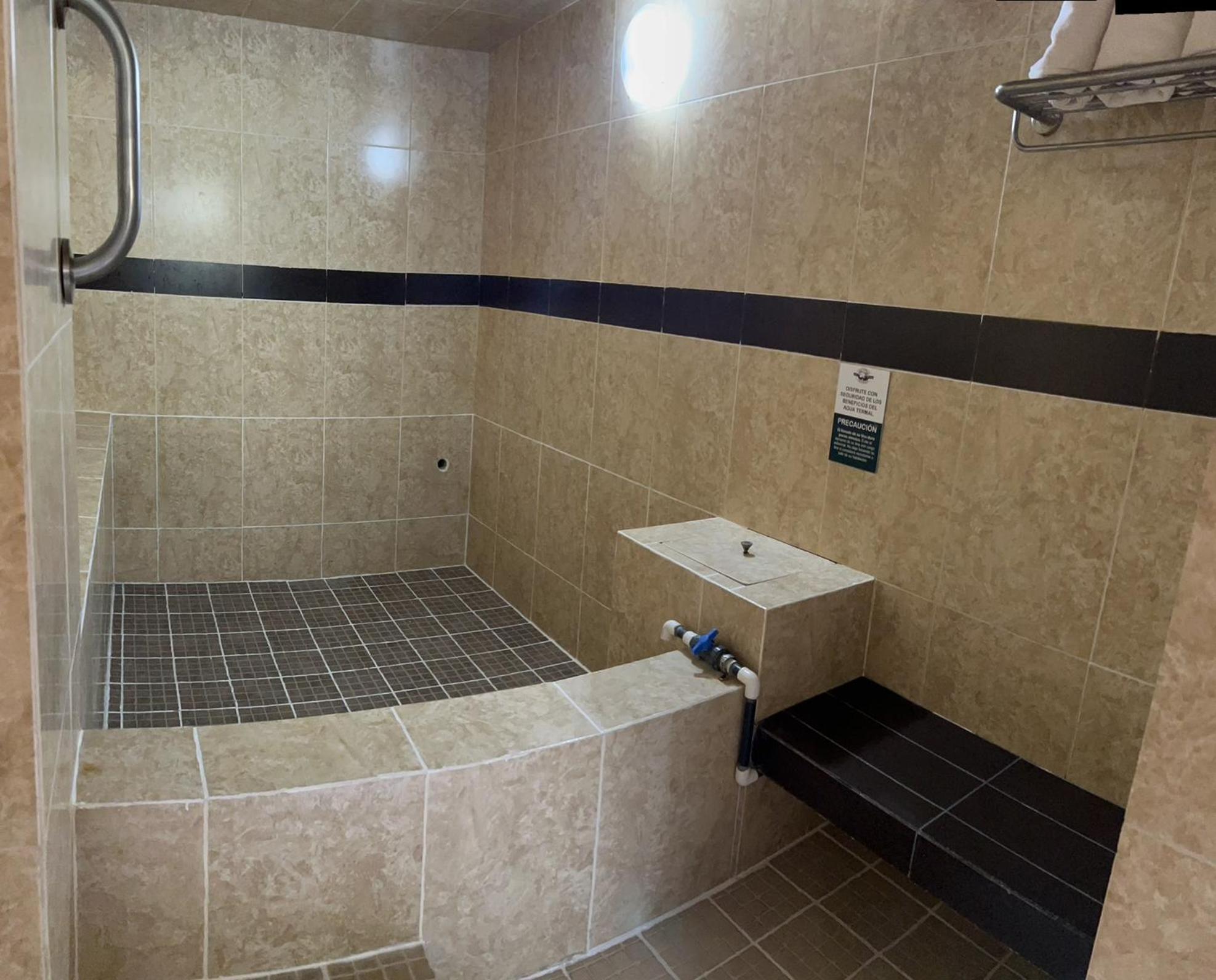 Hotel Y Aguas Termales De 치그나우아판 외부 사진